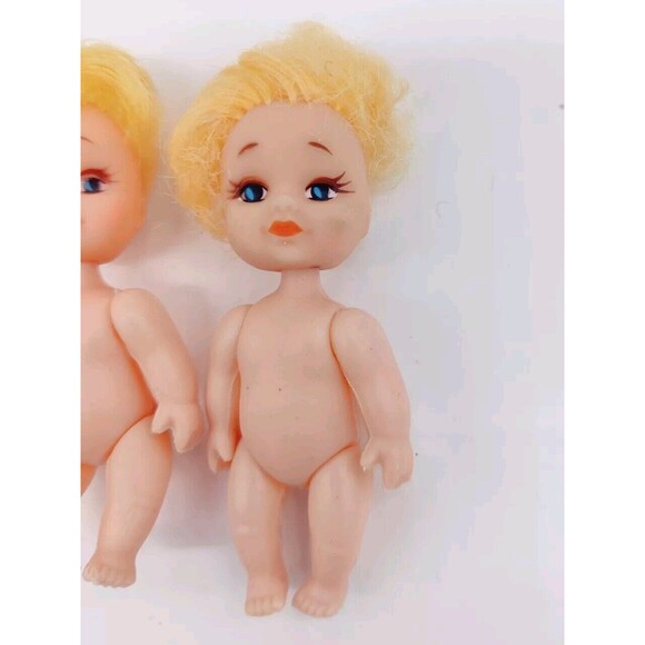 2 Vintage Dolls Approx 3.5" Plastic Blonde Hair Blue Eyes Unmarked Unbranded Toy - Picture 4 of 10